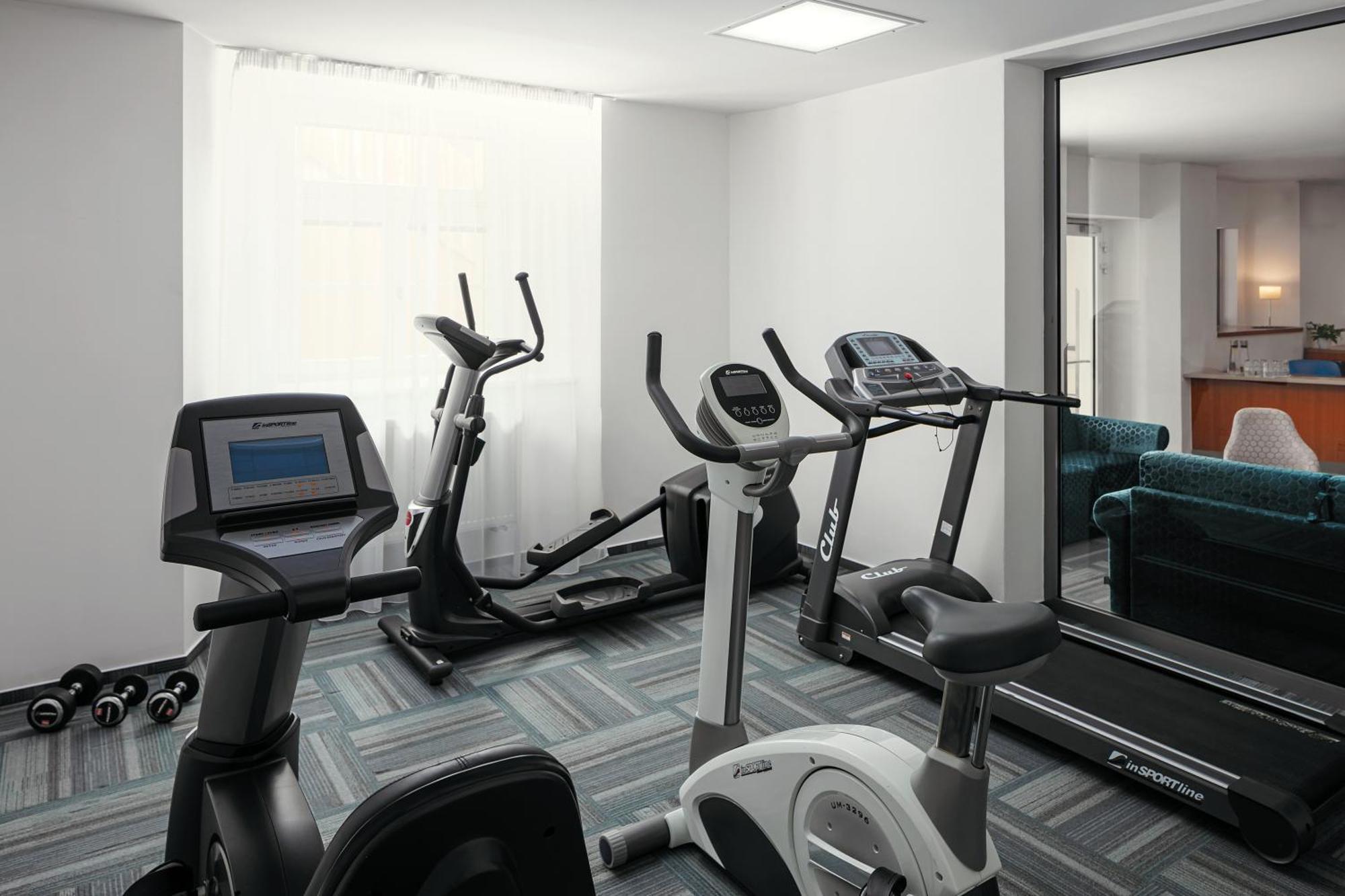Harvey Spa Hotel Františkovy Lázně Buitenkant foto A typical home gym