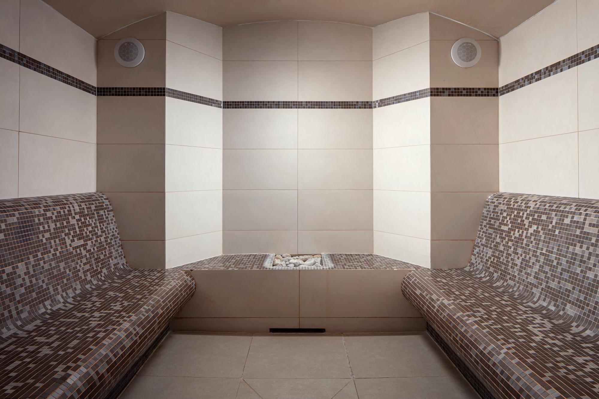 Harvey Spa Hotel Františkovy Lázně Buitenkant foto A modern steam room